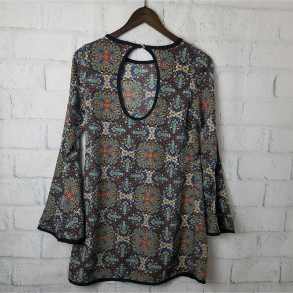 One Clothing Womens Bohemian Shift Dress With Bell Sleeves Size Small - Picture 2 of 6